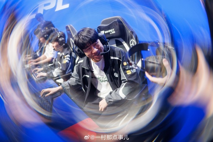 摄影师一村发布S15入围赛返图：2025.10.14 Day1